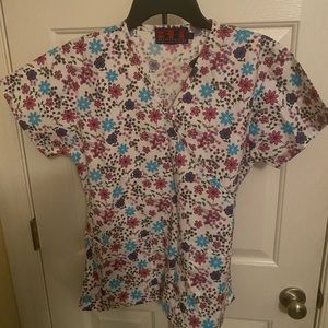scrub Top Beverly Hill purple blue pink floral roses daisles womens spring nurse